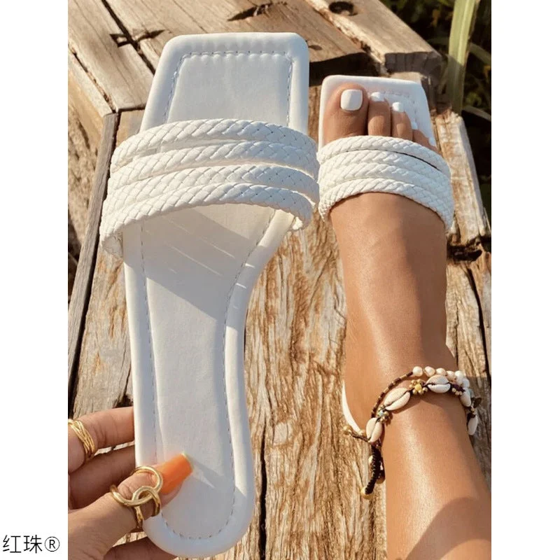 in stock wholesale indoor outdoor Sandals ladies plus size slipper women's summer flat bottom openwork woven flat beach slippers