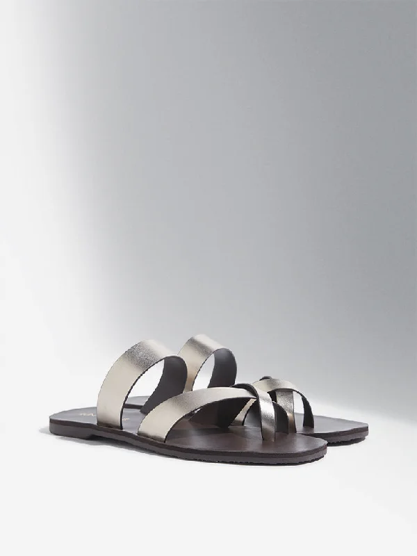 LUNA BLU Dull Gold Toe-Ring Slides